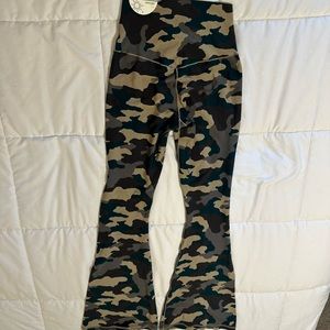 Aerie Offline High Waisted Ruched Flare Legging-NWT